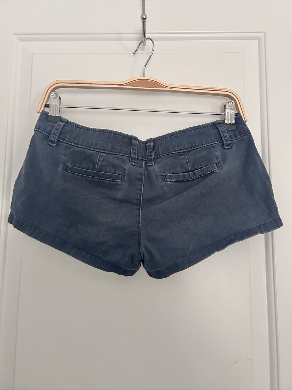 Vintage Y2K Abercrombie Low Rise Navy Blue Chino Shorts - Picture 3 of 5